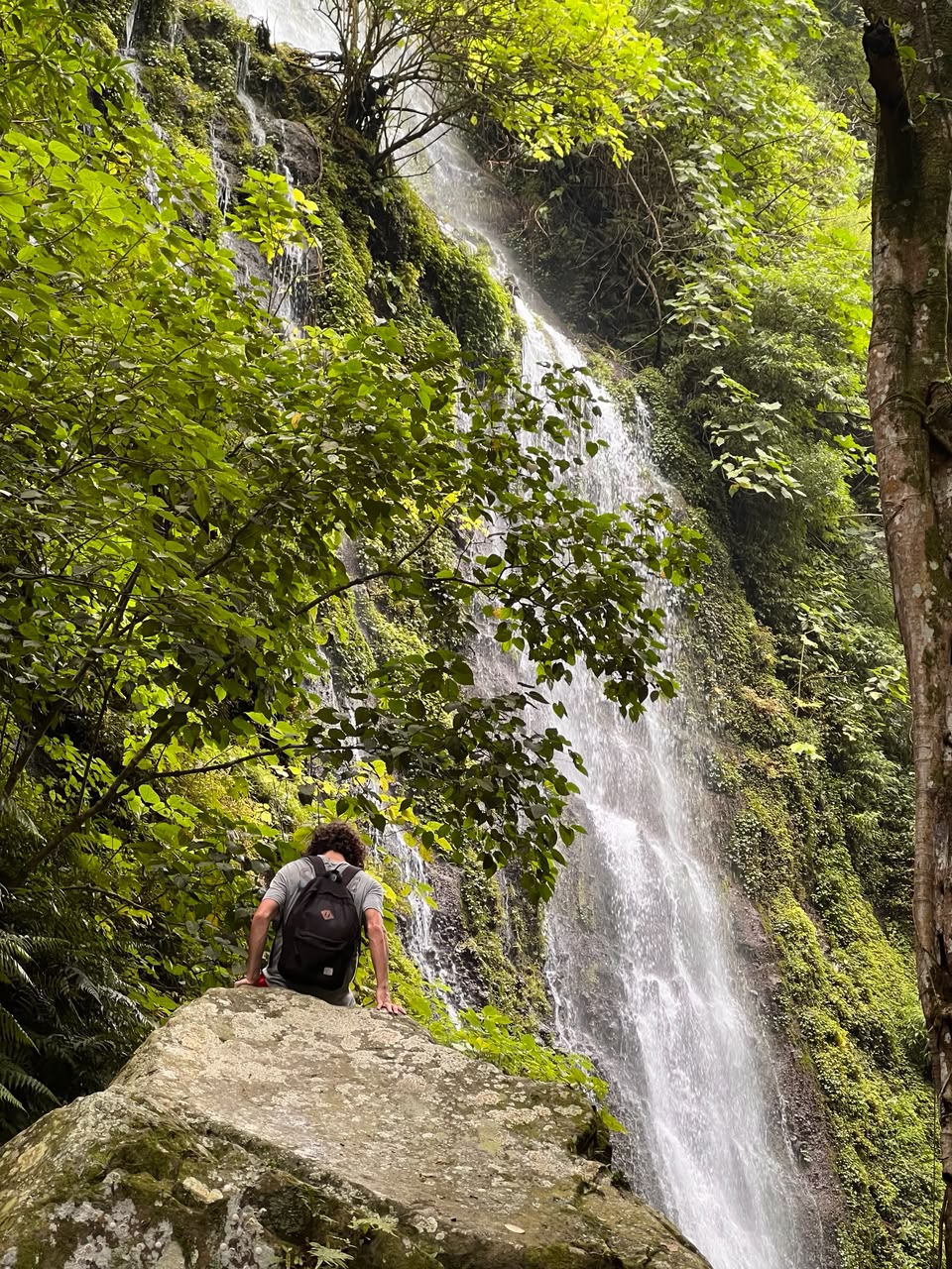 Cuevas y cascadas